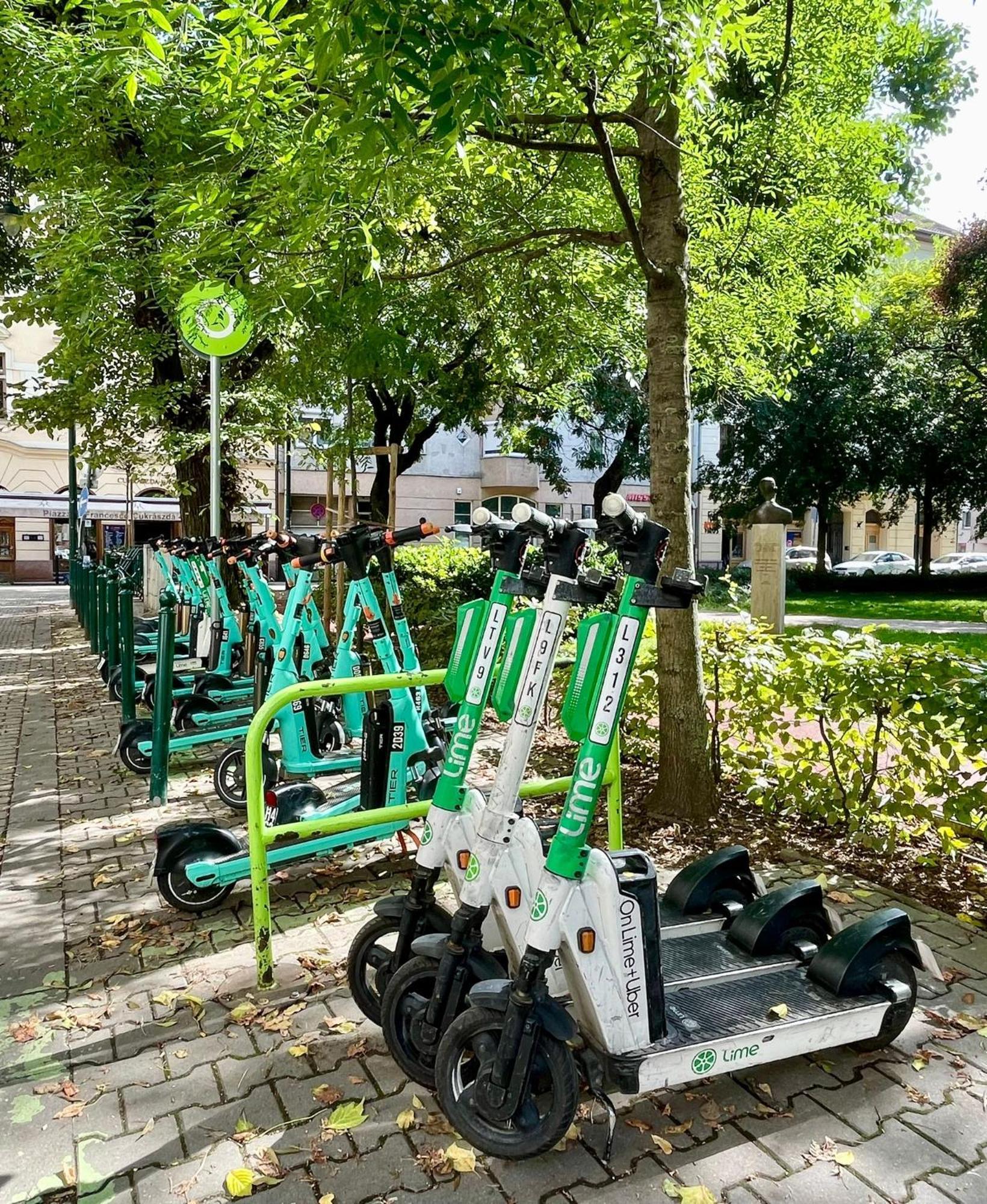 Green City Apartment Budapest - Free Garage, Ac, Balcony, Wi-Fi Exterior foto